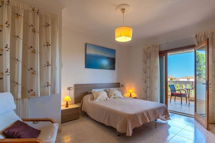 Estupenda casa de vacaciones privada para 6 personas con piscina privada, A/C, WIFI, TV y patio in Sa Torre, Lluchmayor
