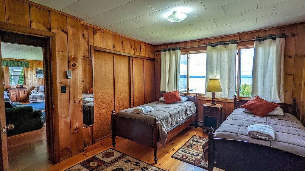 Endless Summer Cottage in Gilford, Lake Winnipesaukee