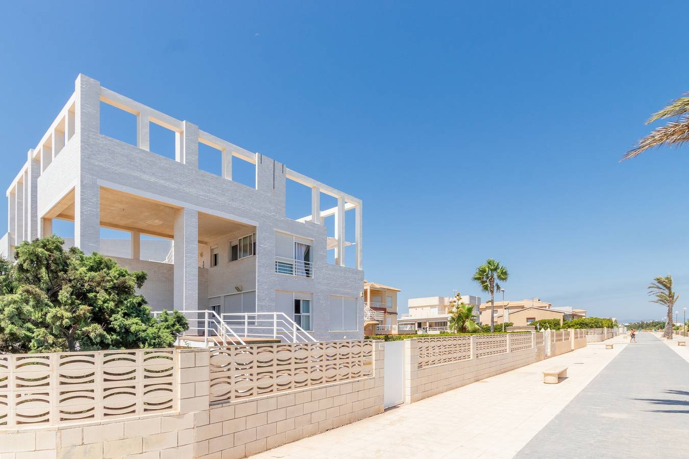 Ganze Wohnung, Strandapartment mit Meerblick, Terrasse und Wlan in Oliva, Costa de Valencia