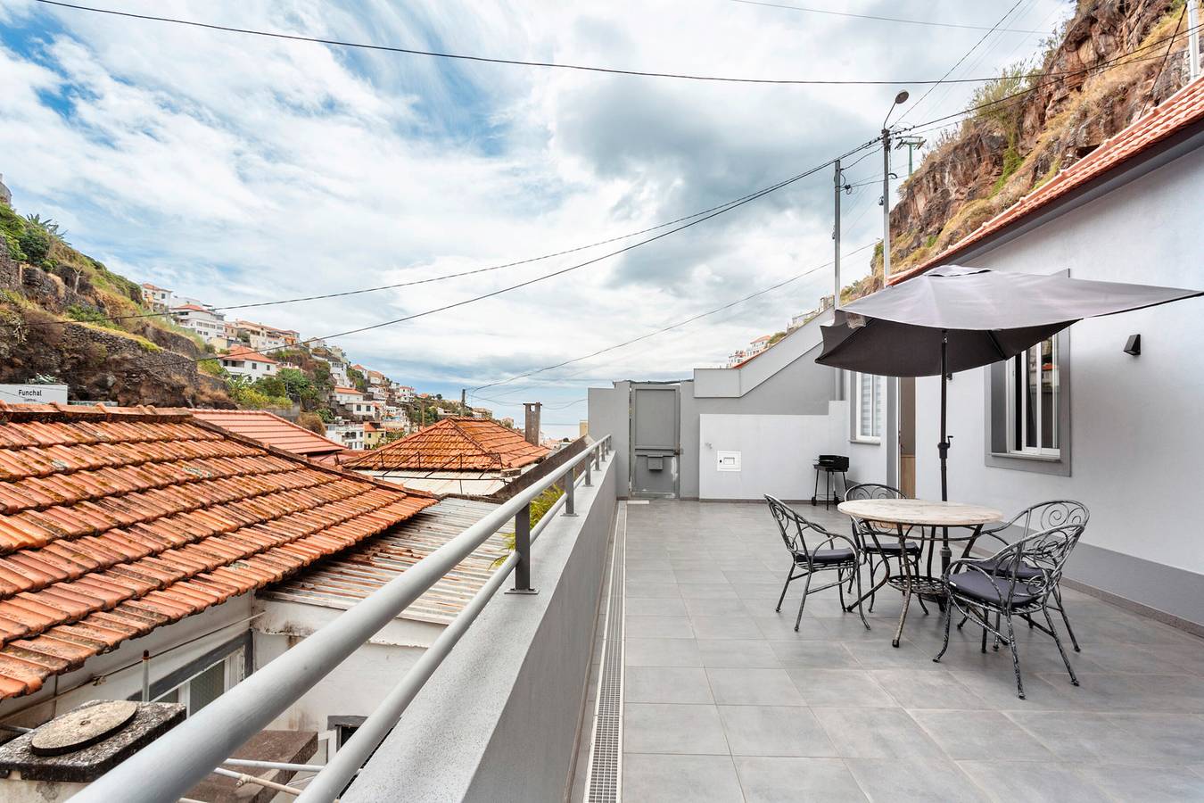 Stadthaus im Zentrum von Funchal in Funchal (Santa Luzia), Madeira