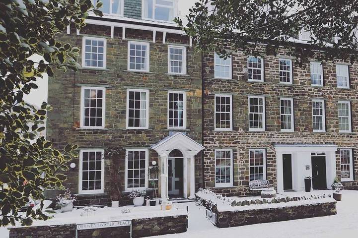 Holiday rental for 15 people, with terrace in the Lake District