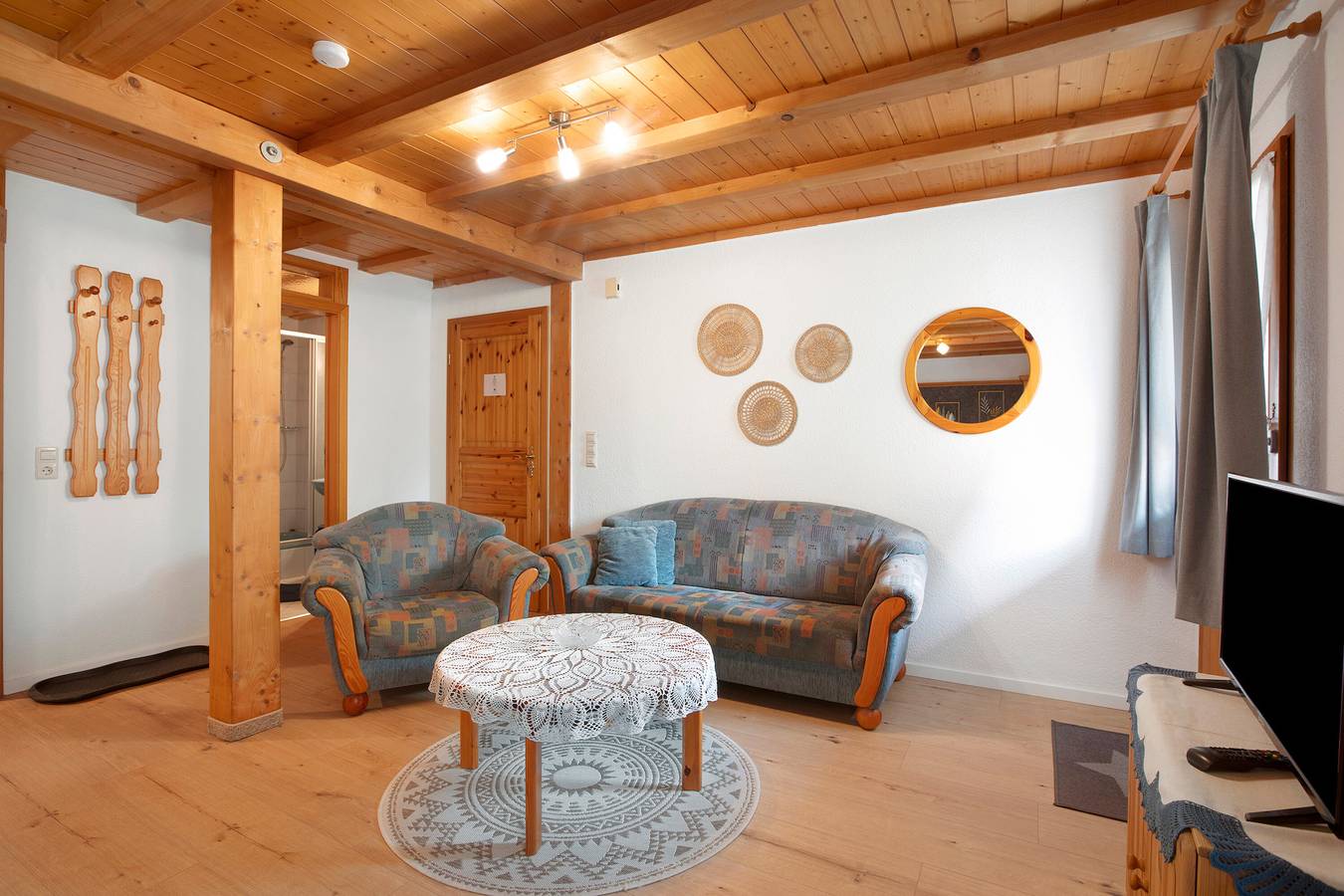 Entire apartment, Apartment 2 with Shared Garden, Balcony and Wi-Fi in Suedlicher Schwarzwald, Todtmoos