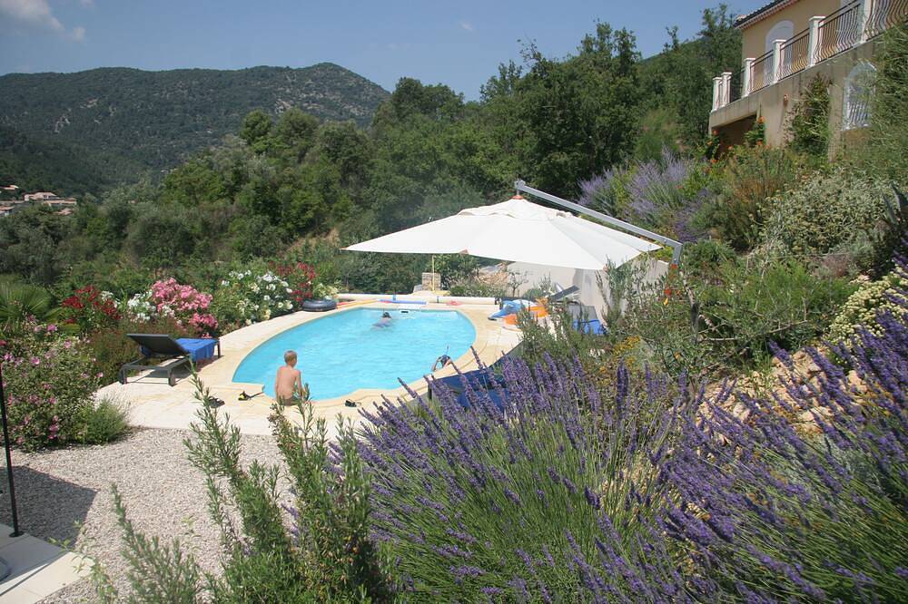 Luxusvilla mit beheiztem Pool und Panoramablick, 10 Gehminuten vom alten Nyons entfernt in Nyons, Nyons und Umgebung