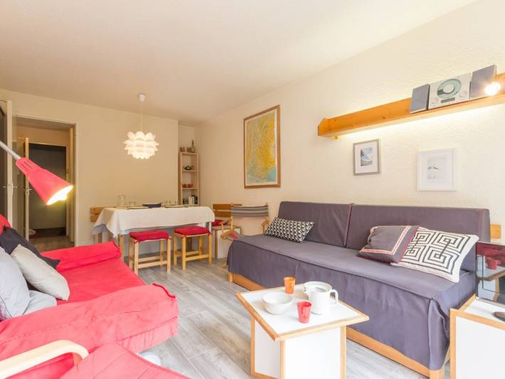 Chalet pour 5 personnes, avec terrasse et piscine dans Le Corbier