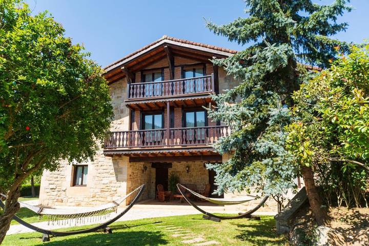 Chalet para 8 personas, con Terraza y Jacuzzi además de Jardín y Piscina en Vizcaya - 4