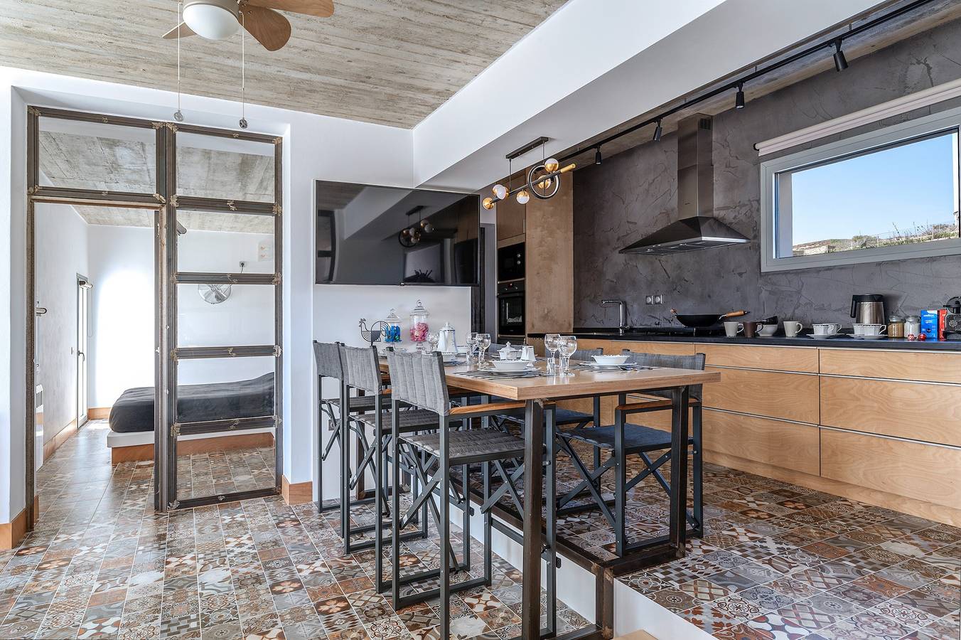 Landhaus 'A The' mit Bergblick, gemeinsamer Terrasse und Wi-Fi in Mesi (Kykladen), Tínos