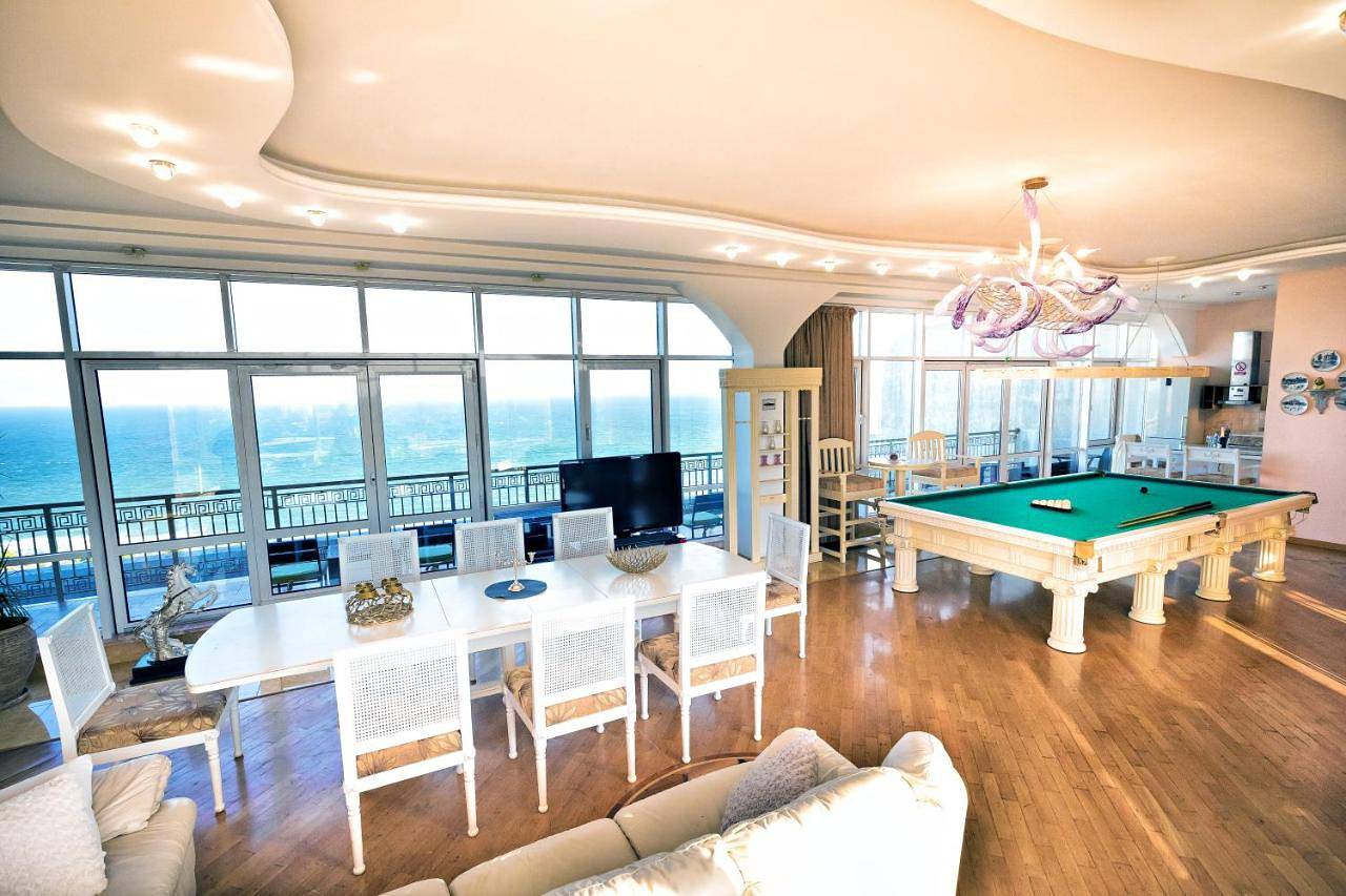 Apartamento entero, Deluxe Four-Bedroom Apartment in Odesa, Óblast de Odesa
