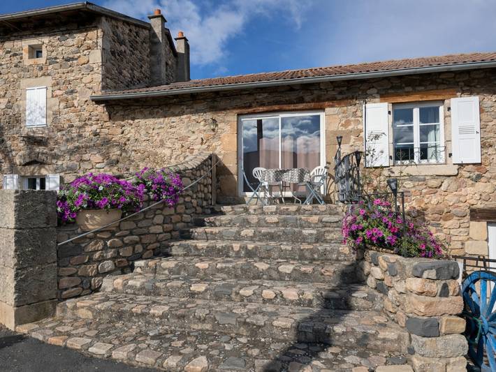 Gîte pour 5 personnes, avec jardin à Lavoûte-sur-Loire