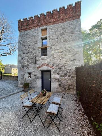 Gîte pour 4 personnes, avec jardin ainsi que vue et vue sur le lac dans Barbençon