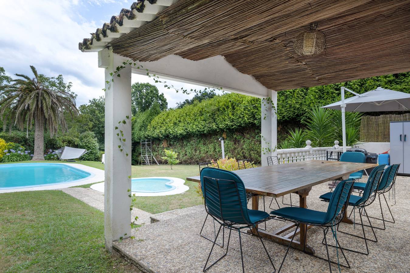 Chalet rustique et cosy avec piscines, Wi-Fi et climatisation in Cambre (La Corogne), Costa de Galicia