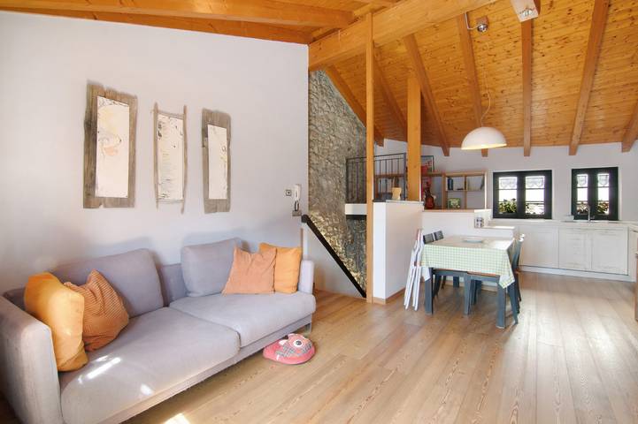 Holiday Home 'Pollicina' with Mountain View and Balcony in Margno, Västra Orobie-alperna