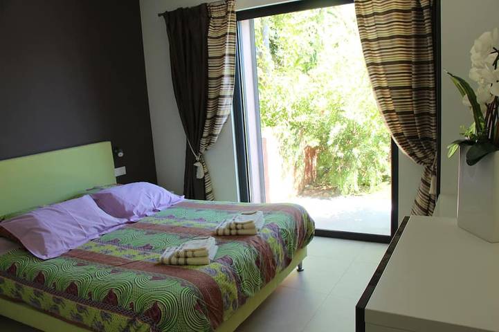 Location de vacances pour 6 personnes, avec terrasse et jardin dans Plage Coupereau - 2