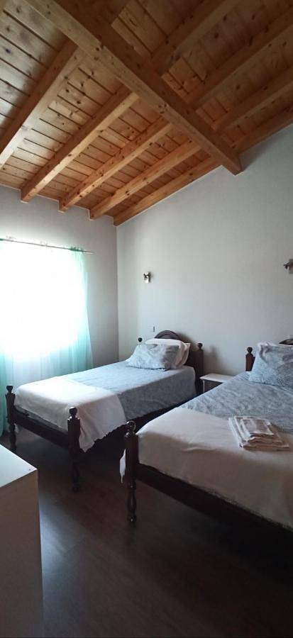 Two-Bedroom House in Nadadouro, Leiria District