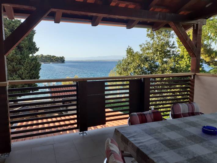 Ferienwohnung für 5 Personen, mit Meerblick und Balkon/Terrasse sowie Garten in Preko