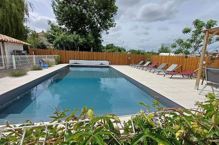 Gîte pour 6 personnes, avec piscine et jardin à Saint-Martin-de-Gurson
