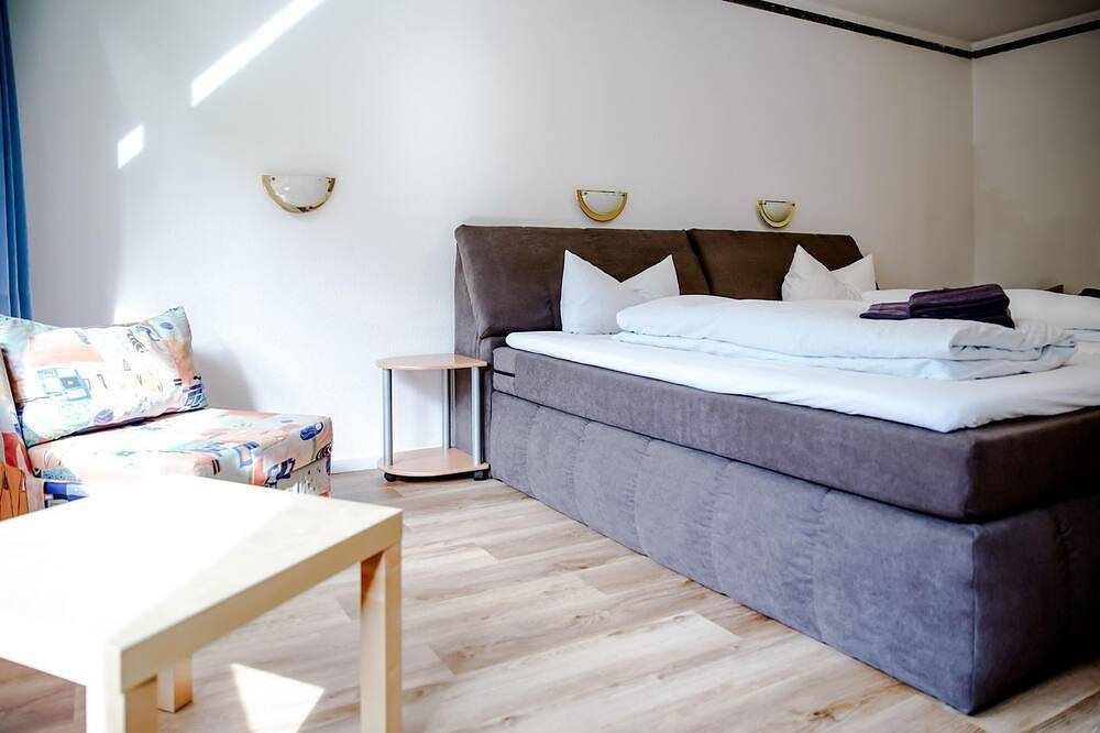 Comfortable and versatile room -perfect for relaxation, work and exchange in Züschen, Winterberg