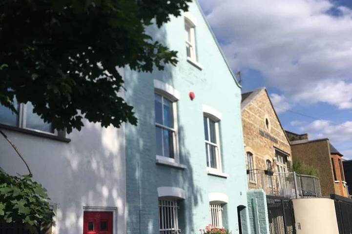 Holiday rental for 5 people, with pool in London