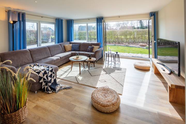 Ferienwohnung für 8 Personen, mit Balkon und Terrasse sowie Garten und Sauna in Dänschendorf