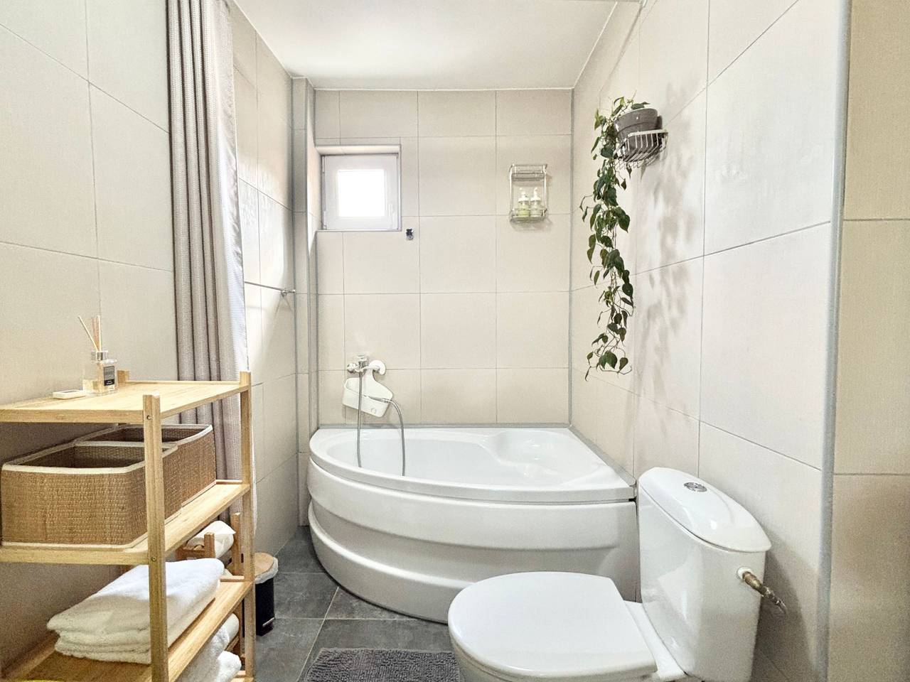 Ganze Wohnung, Opera Sunrise zentrale moderne Balkonwohnung in Timișoara, Timiș