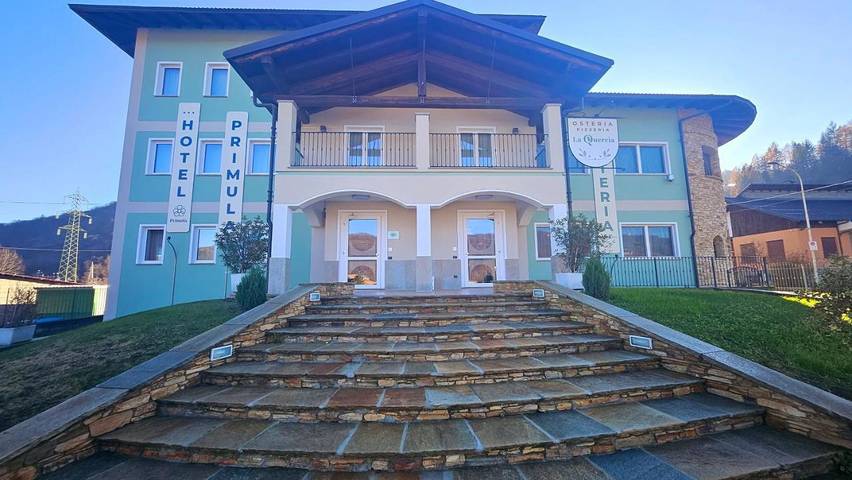 Hôtel pour 2 personnes, avec Balcon et Terrasse ainsi que Jardin et Vue à Borgo San Dalmazzo