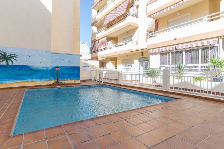 Appartement entier, Appartement 'Piso El Morche' avec piscine partagée, terrasse privée et Wi-Fi in Torrox Costa, Torrox