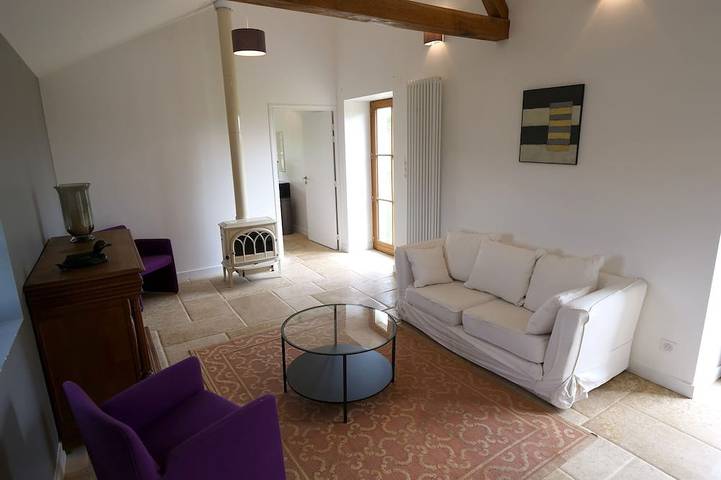 Location de vacances pour 4 personnes, avec terrasse ainsi que jardin et piscine, animaux acceptés à Ambillou - 4