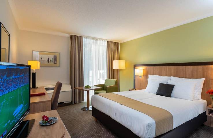 Hôtel pour 4 personnes, avec sauna ainsi que jardin et piscine, animaux acceptés - 1