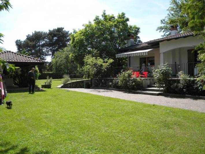Villa per 6 persone, con Terrazza e Giardino nonché Vista lago a Lesa