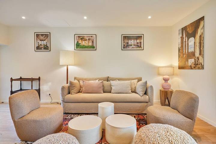 Location de vacances pour 8 personnes, avec vue et jardin à Saint-Loup-Hors - 4