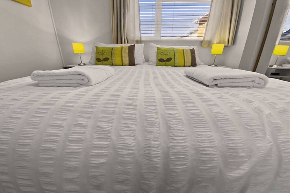 Appartement entier, Waterfront Quay - Appartement 2 chambres avec vue sur le port pour 4 personnes (+2) in Gosport, Hampshire