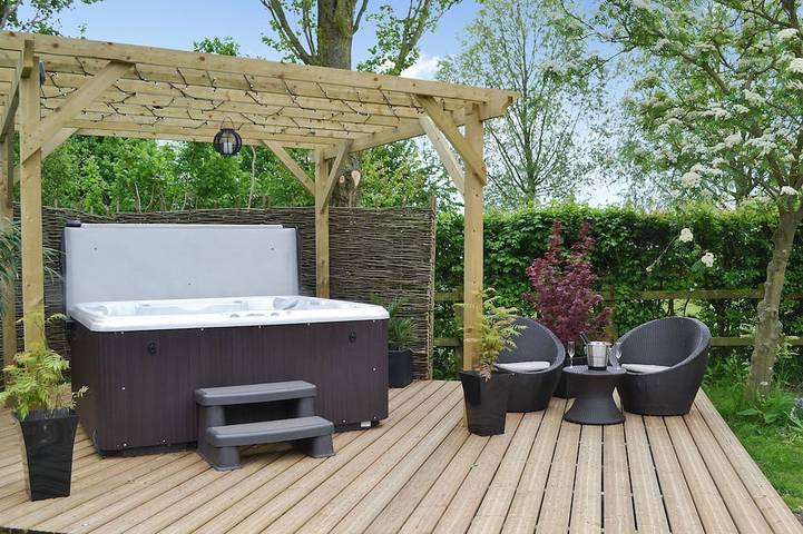 Cottage for 4 people, with Hot tub and Garden in Suffolk
