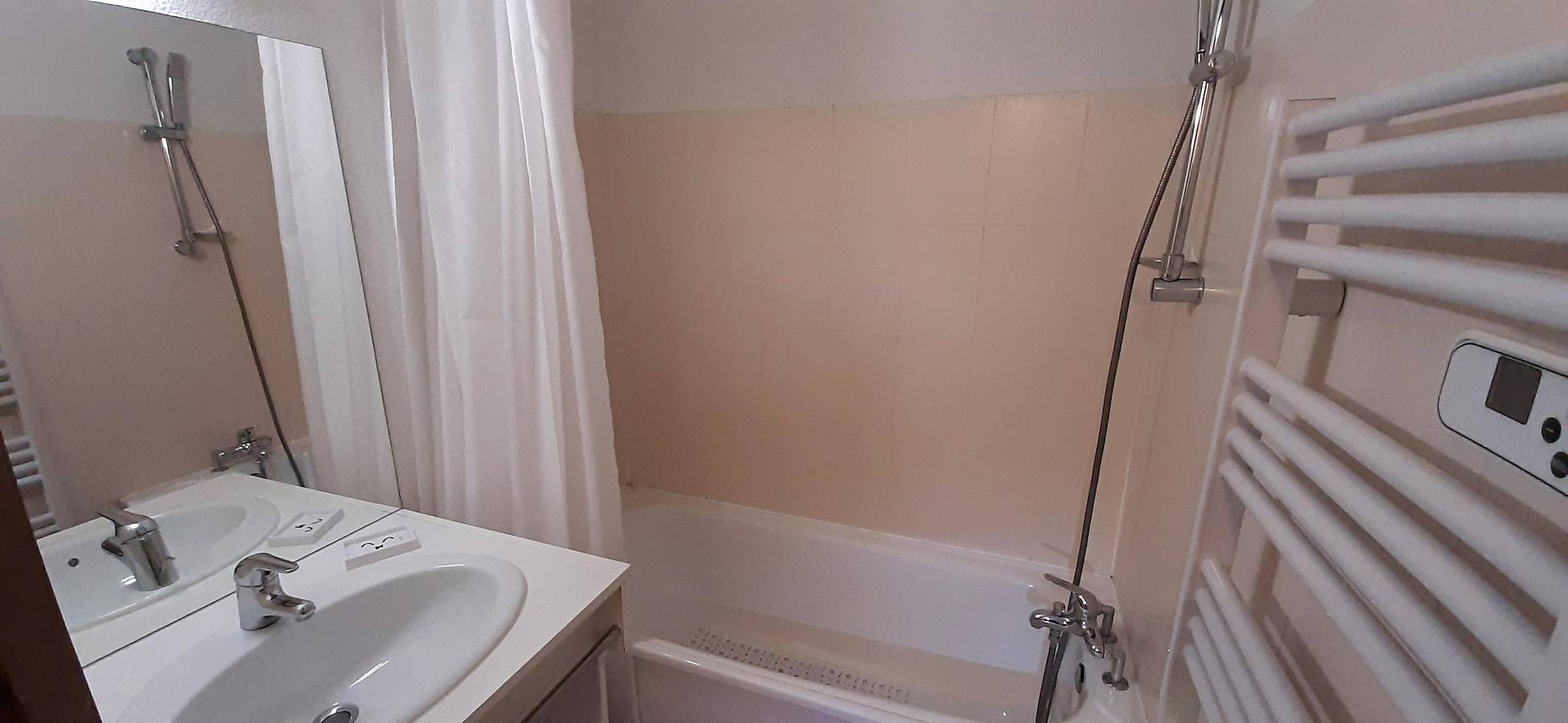 Entire apartment, Résidence Les Silènes - 2 room apartment 4 people (confort) in Allevard, Isère