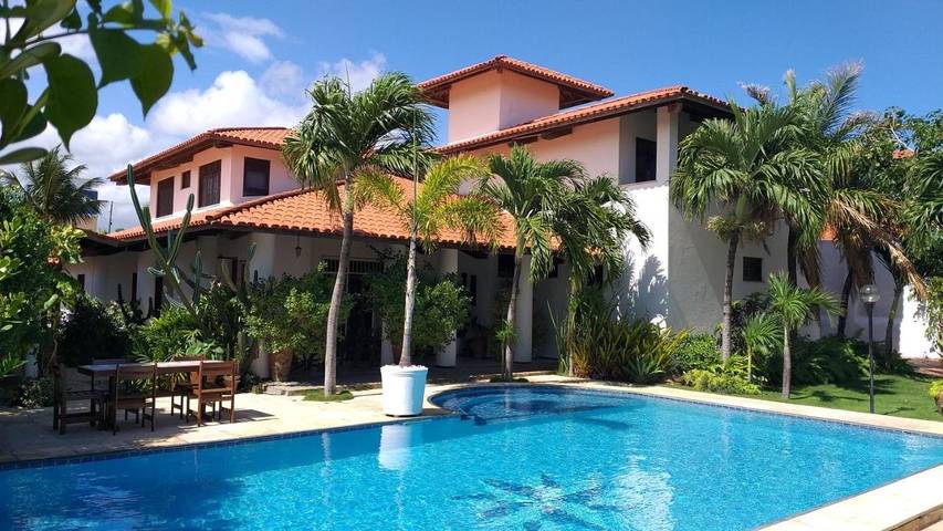 Casas e apartamentos de temporada para 2 pessoas, com piscina e jardim em Caucaia
