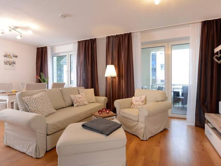Ferienwohnung für 4 Personen, mit Balkon und Sauna sowie Pool - 1