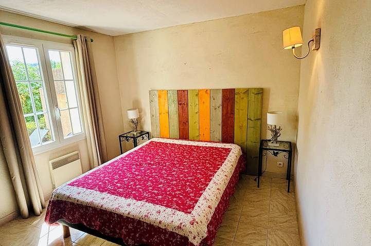 Ganze Wohnung, Le Thym house 500 meters from the village with private parking. in Moustiers-Sainte-Marie, Verdonschlucht
