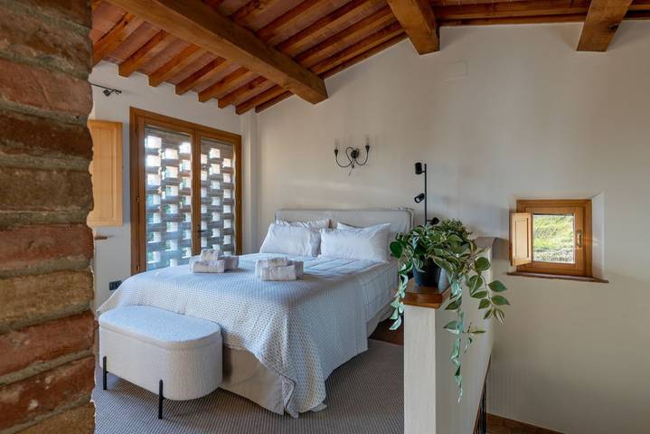Appartamento intero, GuestHost - Tuscany Dream Barn with Swimming Pool in Palaia, Pisa e dintorni