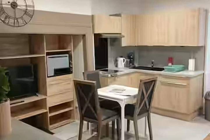 Appartement entier, Grand Studio au coeur d'Arpajon in Arpajon-sur-Cère, Région d'Aurillac