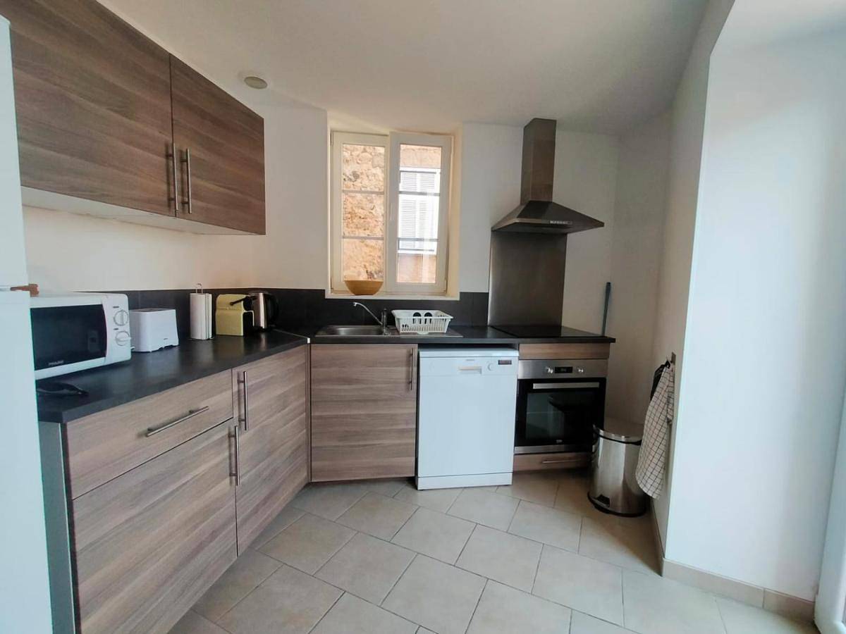 Appartement entier, Appartement avec terrasse et vue dégagée in Villecroze, Région de Draguignan