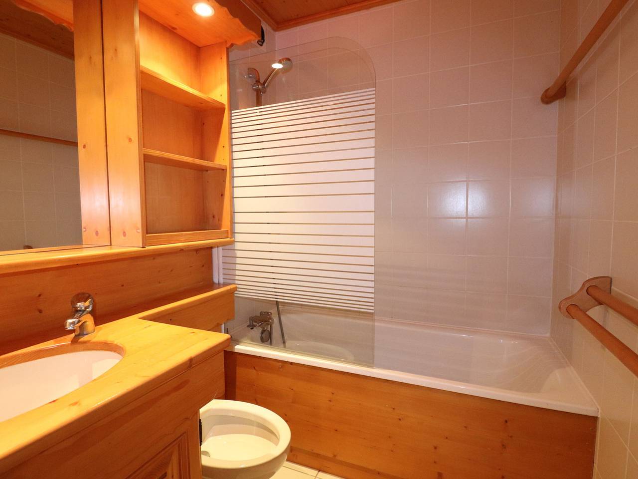 Ganze Wohnung, Helle und gemütliche Wohnung an der Piste, Balkon und Wifi in Méribel-Mottaret, Les Allues