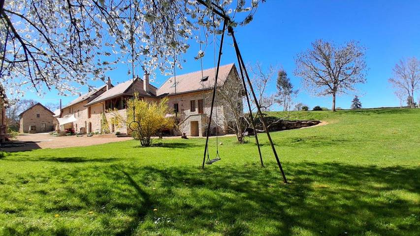 Location de vacances pour 7 personnes, avec jardin et vue, adapté aux familles à Antully - 4