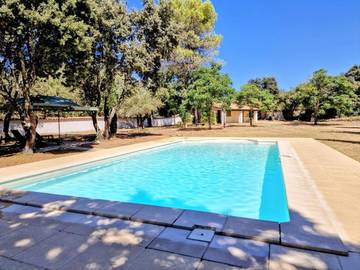 Maison de vacances pour 12 personnes, avec jardin ainsi que vue et piscine à Saint-Mathieu-de-Tréviers