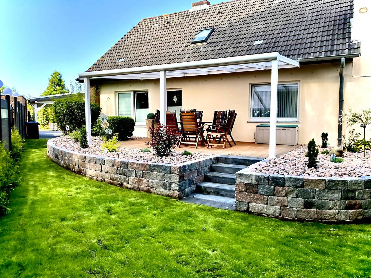 Vacation Home "Nordsee 9 Personen" with Private Terrace, Private Garden & Wi-Fi in Wangermeer, Wangerland