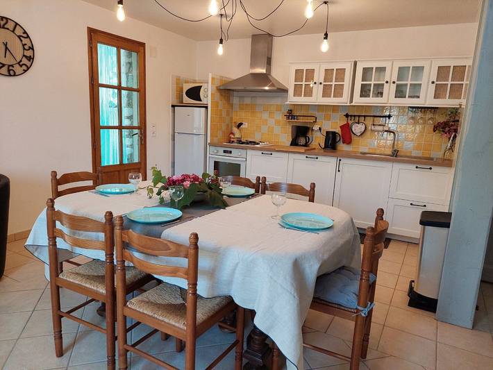 Maison "Le Vieil Olivier" con vista montagne, piscina condivisa e Wi-Fi in Sahune, Nyons e dintorni