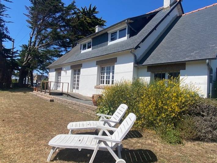Ferienhaus für 6 Personen, mit Terrasse und Garten in Trégastel