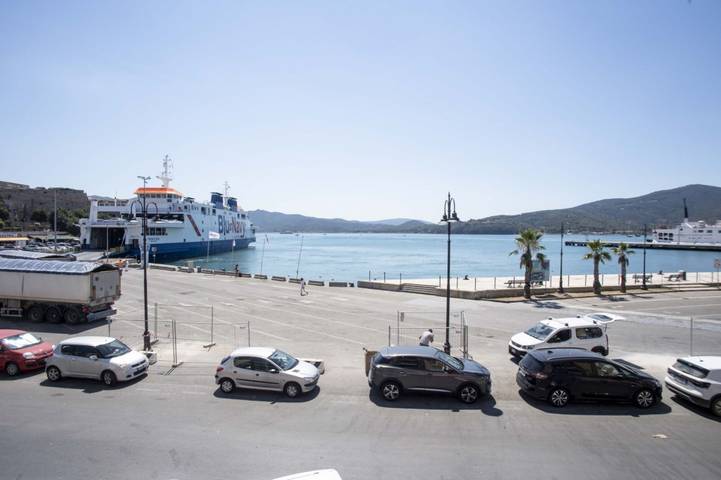 Ganze Ferienwohnung, Ferienwohnung für 4 Personen mit Balkon in Spiaggia delle Ghiaie, Portoferraio