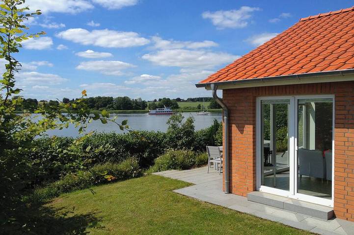 Ferienhaus für 6 Personen, mit Terrasse und Garten sowie Sauna, mit Haustier