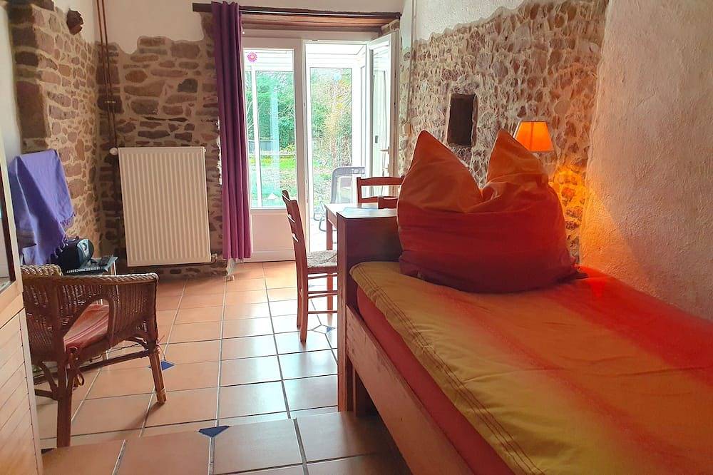 Ruhiges charmantes Ferienhaus Malve mit Wintergarten für Naturliebhaber in Ver, Coutances und Umgebung