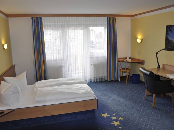 Hotel für 3 Personen, mit Balkon in Magdeburg - 3