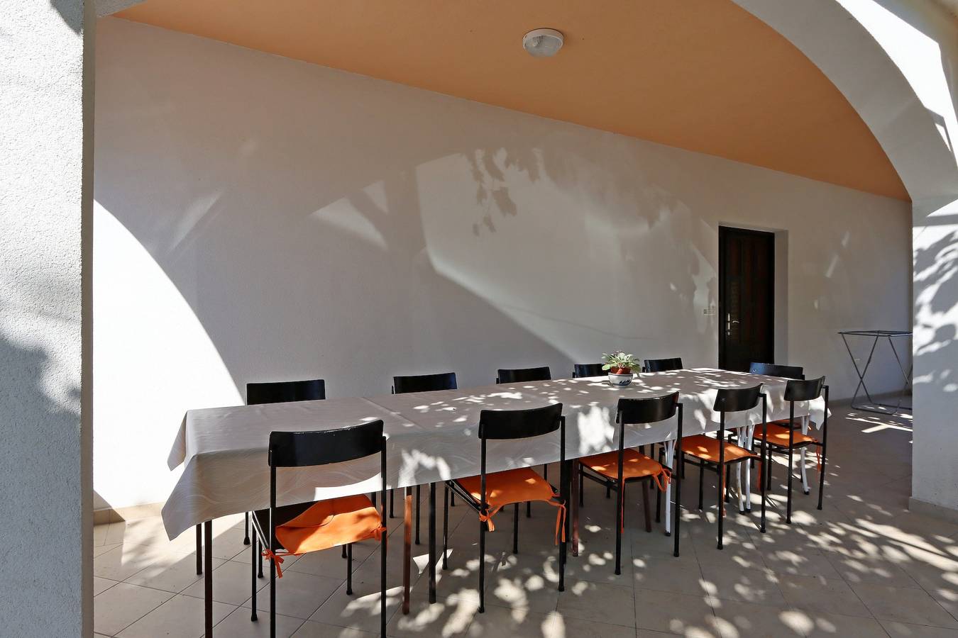 Ganze Wohnung, 3-Zimmer-Ferienwohnung mit Terrasse und Meerblick Supetarska Draga - Donja, Rab A-4966-a in Supetarska Draga, Rab