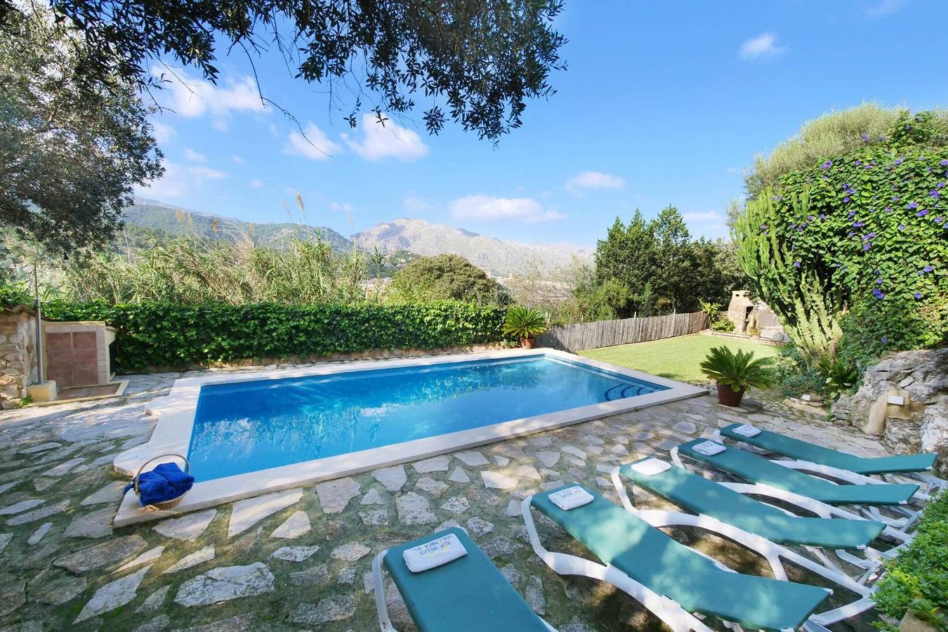 Ferienhaus 'Can Moragues' mit Bergblick, Wlan und Klimaanlage in Pollença Stadt, Pollença